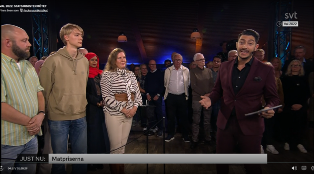 Uppsala Makalösa Föräldrar ordförande ställer en fråga på statsministermötet på SVT